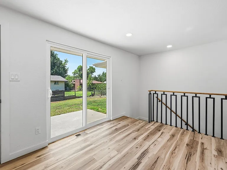 23 University Dr — Photo 8