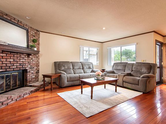 4th image of 11015 Eldora Ave