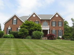 3 Old Field Ct, Flemington, NJ 08822