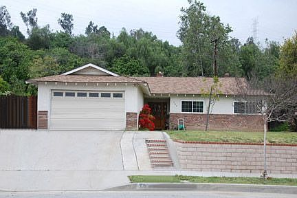 3rd image of 309 Rosalynn Dr