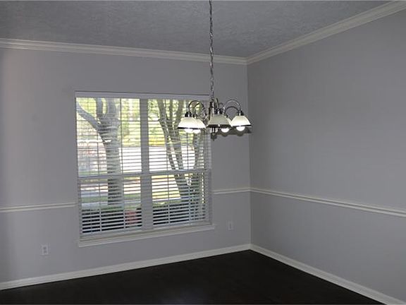 3rd image of 3211 Eaglewood Dr