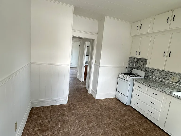 175 Mansfield Ave — Photo 16