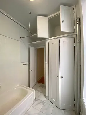 Rented by Waverly Realty Associates | media 6