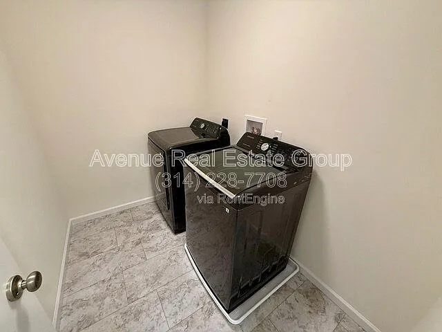 713 Crested Point Dr — Photo 17