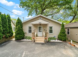 39456 N Circle Ave, Antioch, IL