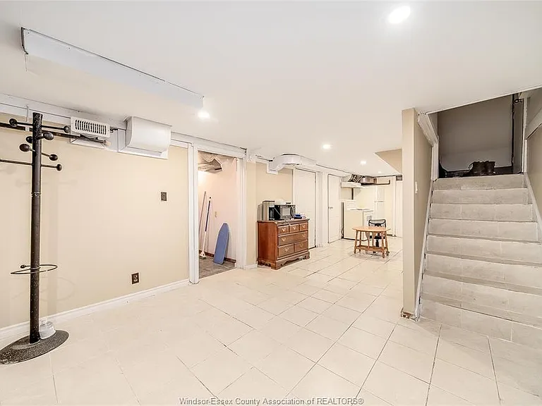 431 Randolph Ave #LOWER — Photo 4