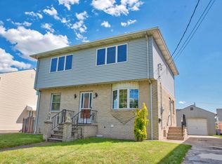 22 Trudy Dr, Lodi, NJ 07644