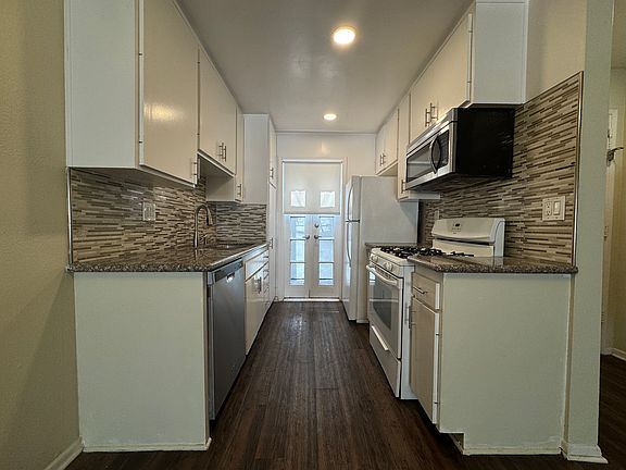 3rd image of 1215 N Sweetzer Ave #4