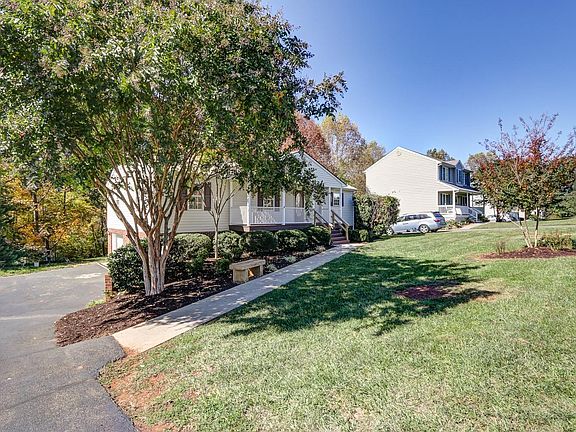 3rd image of 338 Smoketree Ln