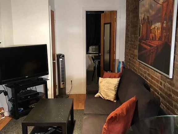3rd image of 829 9th Ave #11