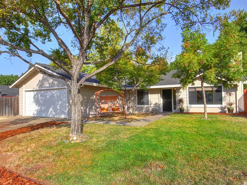 1st image of 610 Willow Creek Dr