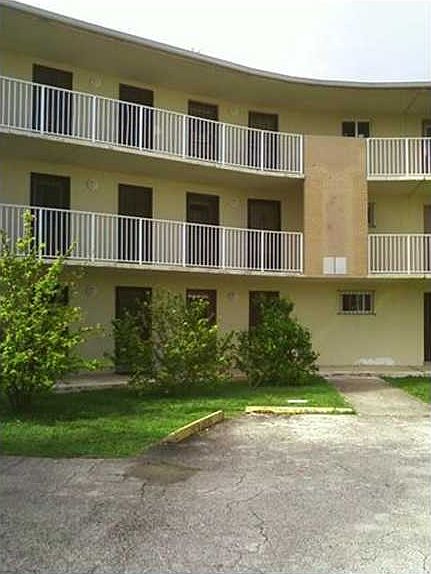 2nd image of 11051 SW 200th St APT 308A