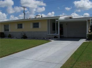 1221 Chevy Chase Dr, Sun City Center, FL 33573