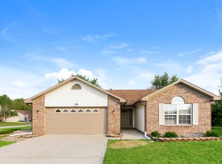 761 Shore View Dr, Franklin, IN 46131