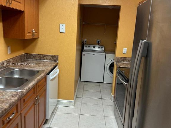 4th image of 2850 NW 55th Ave APT 1B