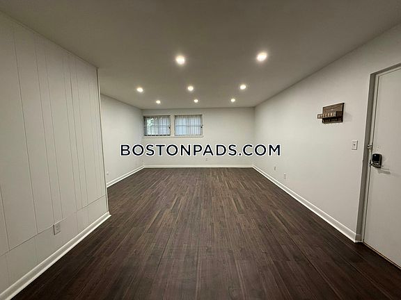 3rd image of 20 Hubbard Ave #5612
