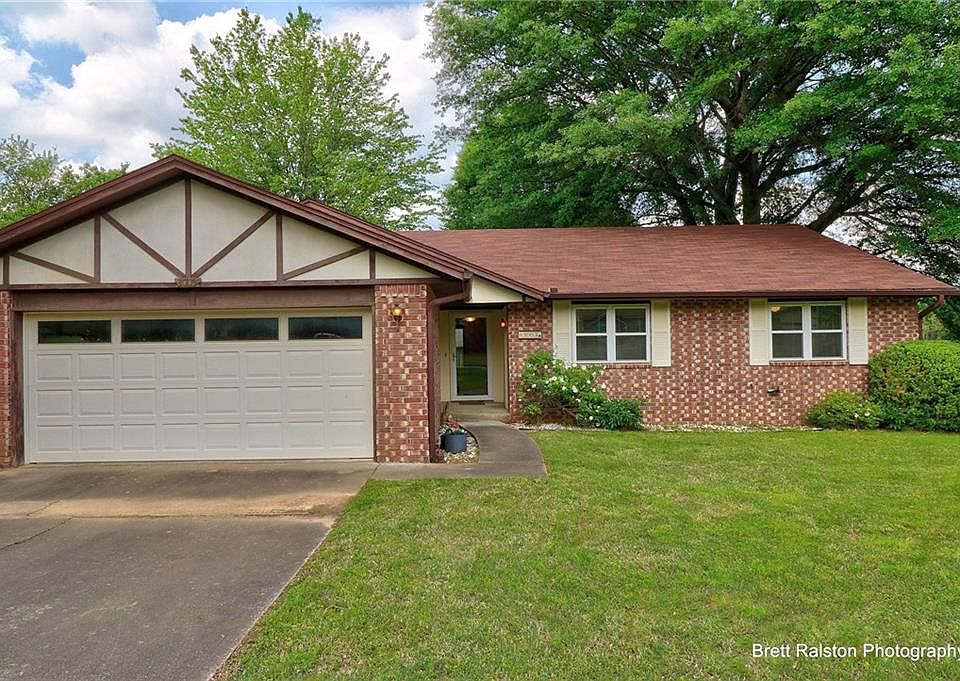 1st image of 3003 W Beechwood Dr