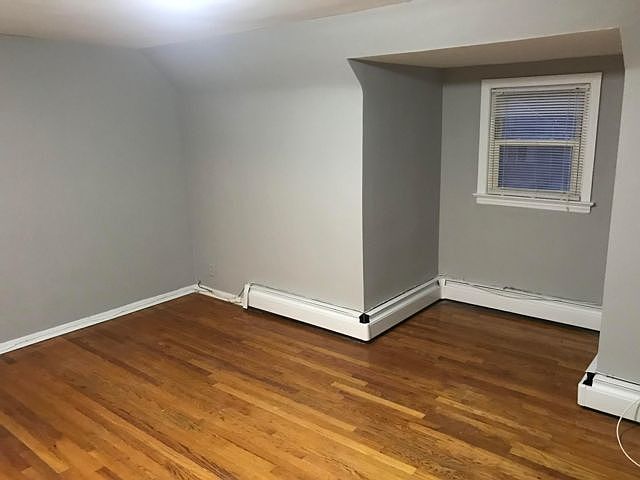 1st image of 121-123 Cantrbry Ave