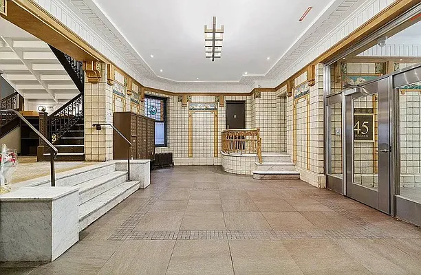 Rented by MOTION New York | media 16