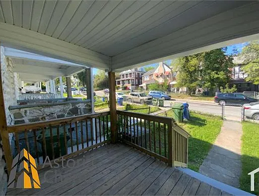 519 Beaumont Ave — Photo 6