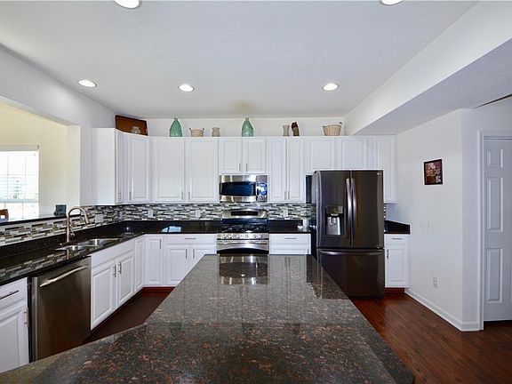 3rd image of 10679 Long Branch Dr