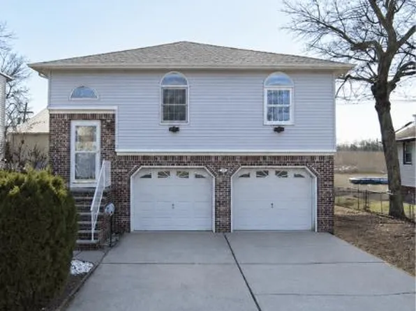 36 Aylin St, Metuchen, NJ 08840