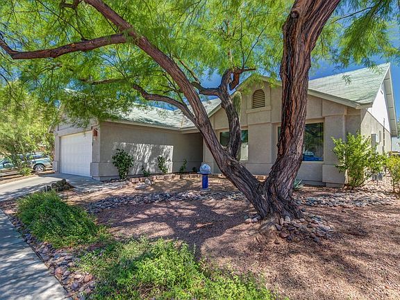 2nd image of 2821 W Camino De La Joya