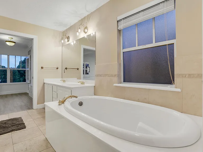 148 S Thornton Ave — Photo 16
