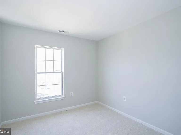 Second bedroom.