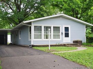 214 Staunton Rd, Troy, IL 62294