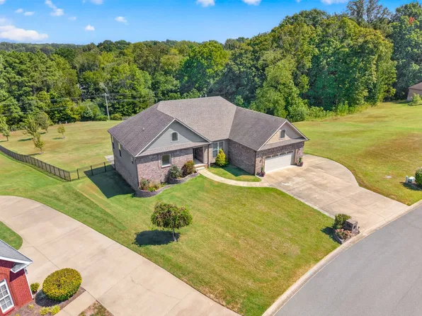 814 Iron Wood Cir, Clarksville, TN 37043