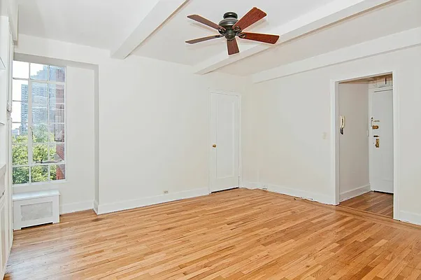 Rented by Red Star New York | media 4