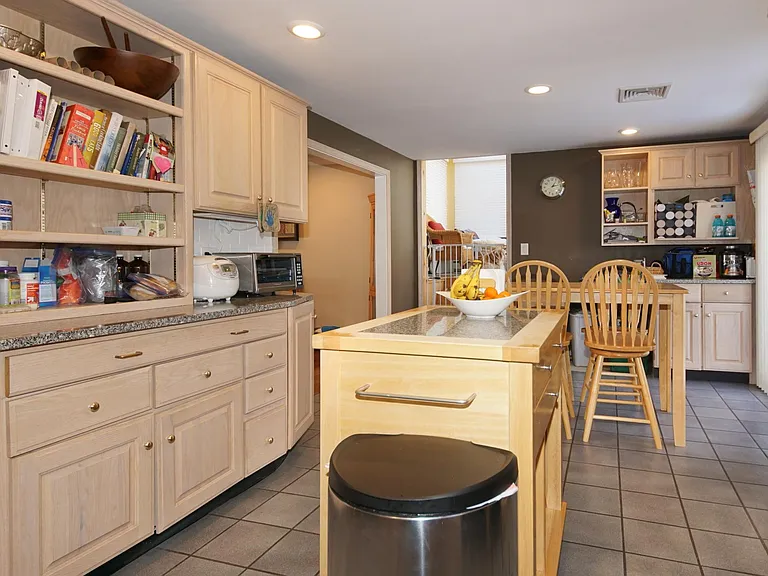 39 Locust St — Photo 28