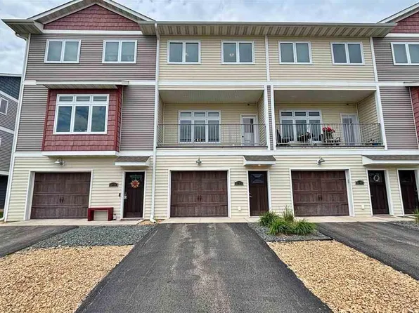 2157 Rolling Green Ln, North Mankato, MN 56003