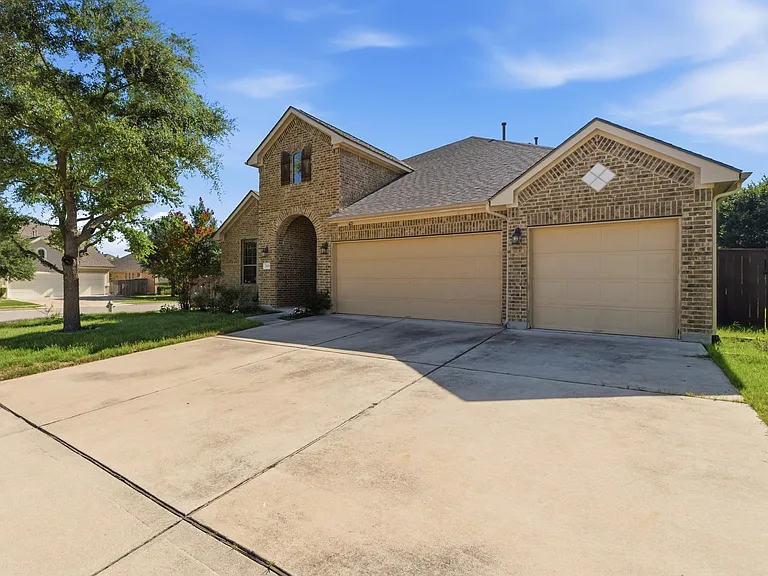 2508 Hilltop Divide Ln — Photo 2