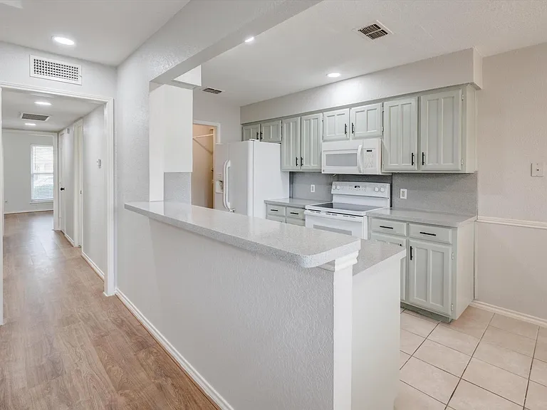 2319 Indigo Ln — Photo 8
