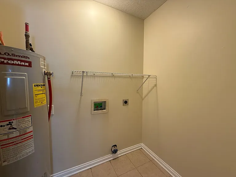 345 Kelly Rd — Photo 7
