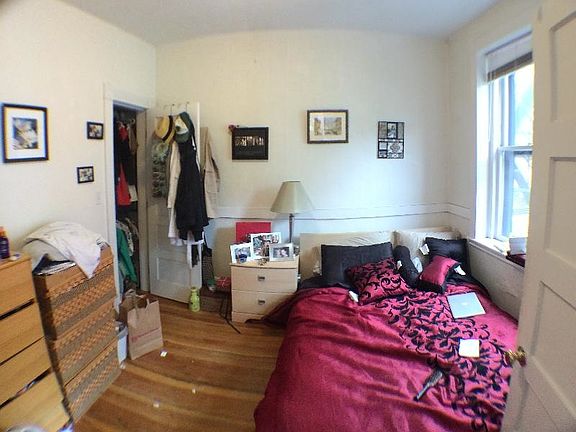 4th image of 15 Revere St