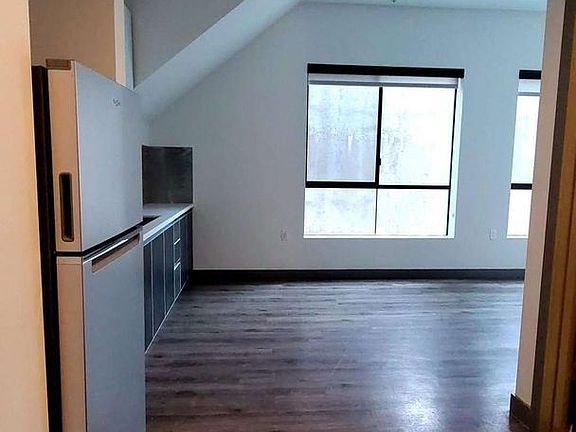 5th image of 644 N Hobart Blvd #19703642