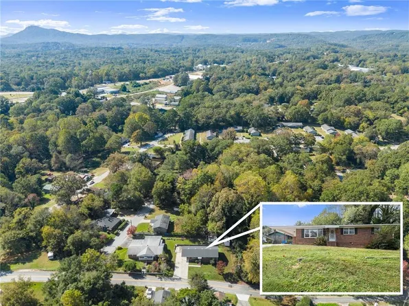 574 S Sage St, Toccoa, GA 30577