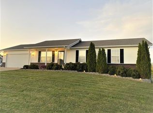 704 Warrior Pass, Warrenton, MO 63383