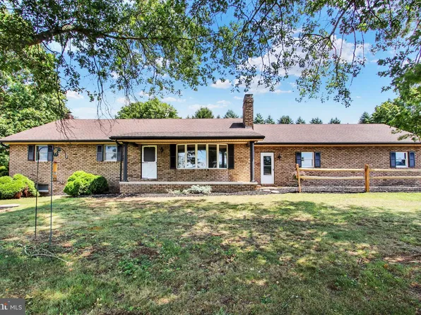 6445 Pamadeva Rd, Hanover, PA 17331