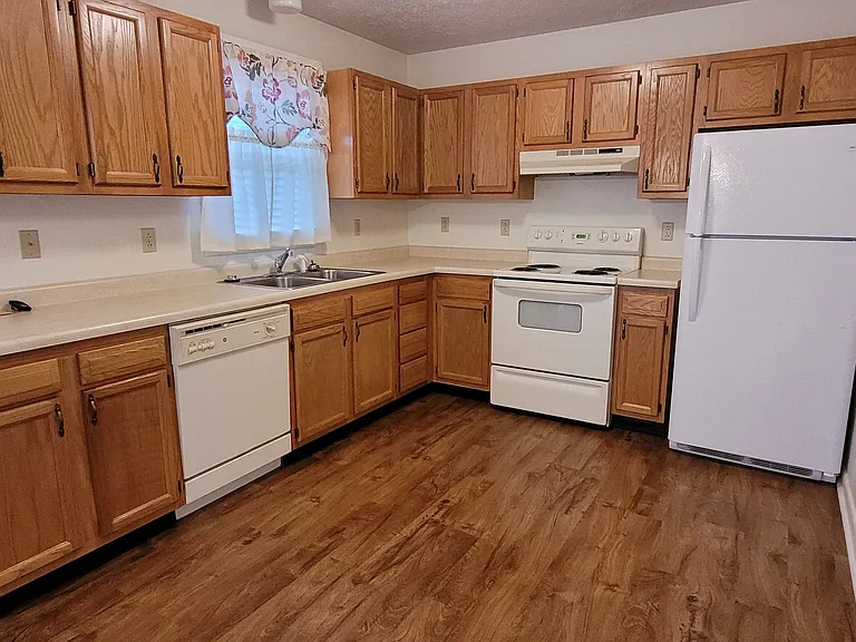 100 Sterling Hills Dr — Photo 11