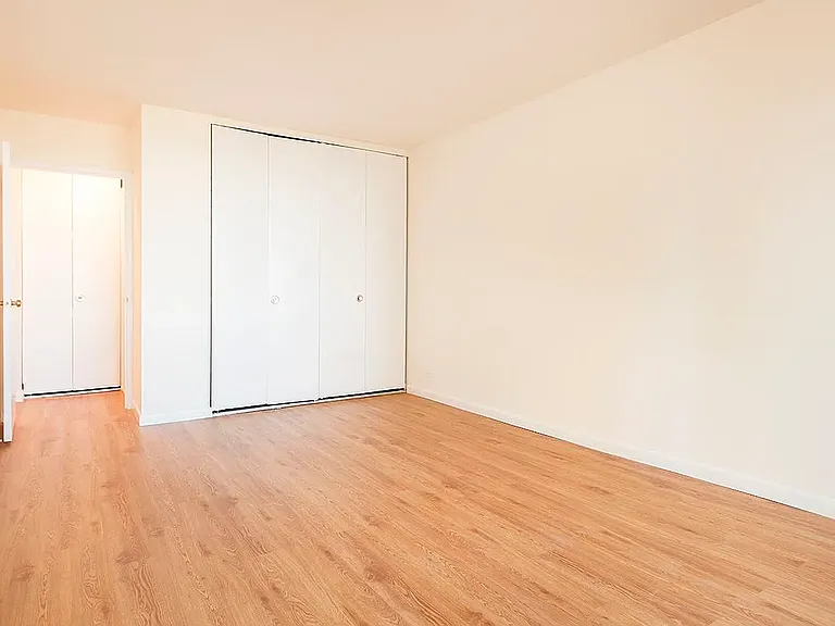 211 W 56th St #J25 — Photo 5