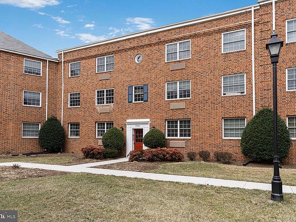 2nd image of 1710 W Abingdon Dr APT 301