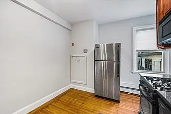 195 Bunker Hill St #3 — Photo 6