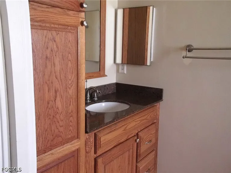 426 Hamilton Ave — Photo 16