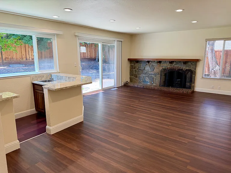 44277 Arapaho Ave — Photo 10
