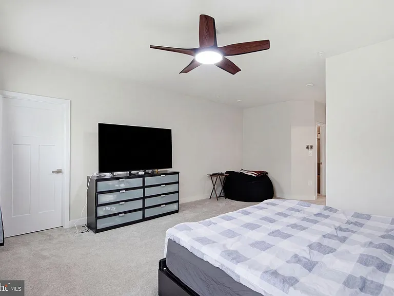 212 Matisse Pl — Photo 12