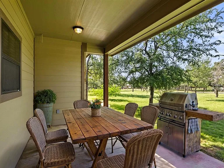 1404 Kings Valley Dr — Photo 11